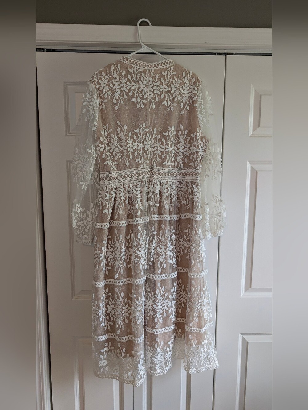 Ivy City Co Sicily Midi Dress - Picture 4 of 4